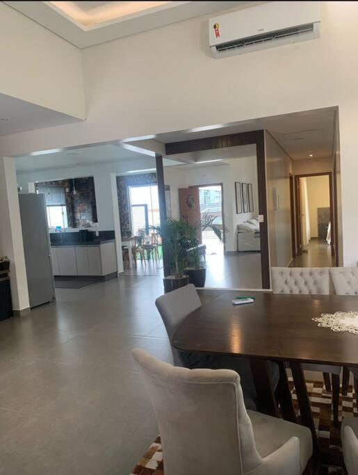Casa de férias Linda Casa 4 Quartos Com Piscina Para Familia Na Praia De Canasvieiras Florianopolis
