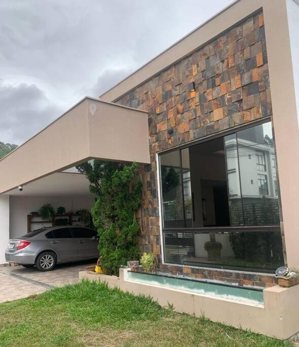 Linda Casa 4 Quartos Com Piscina Para Familia Na Praia De Canasvieiras