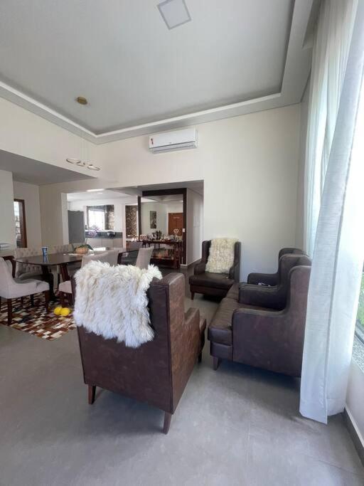 Casa de férias Linda Casa 4 Quartos Com Piscina Para Familia Na Praia De Canasvieiras