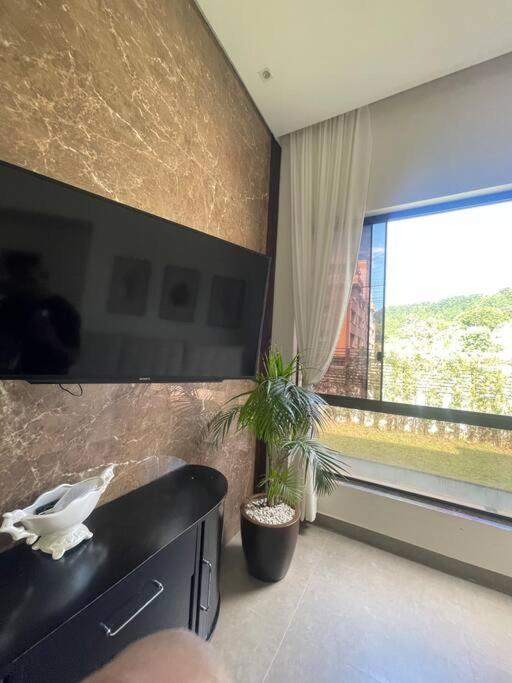 Linda Casa 4 Quartos Com Piscina Para Familia Na Praia De Canasvieiras Casa de férias Florianopolis